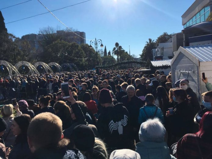 Акция протеста в поддержку Алексея Навального на площади Флага в Сочи, 23 января 2021 года / Фото: «Медуза»